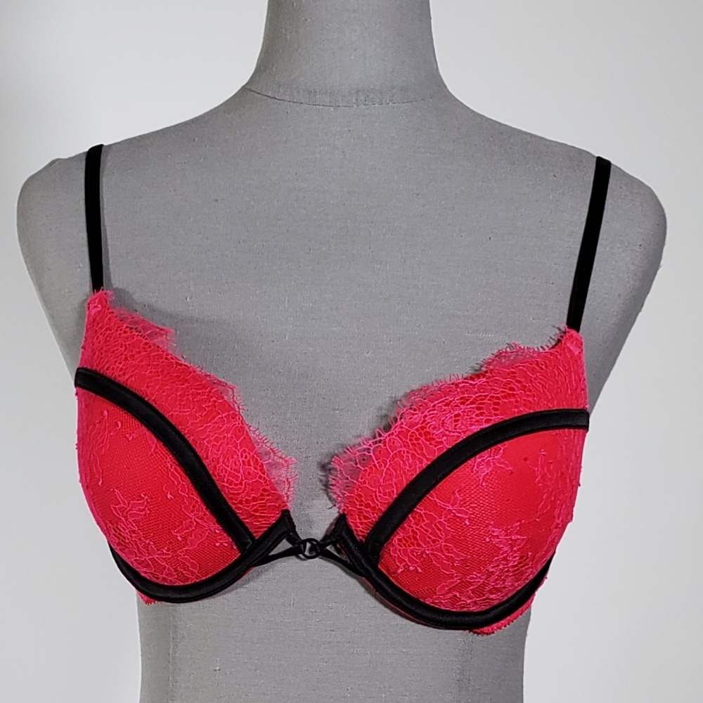 NWT Victoria's Secret Hot Pink Push up bra